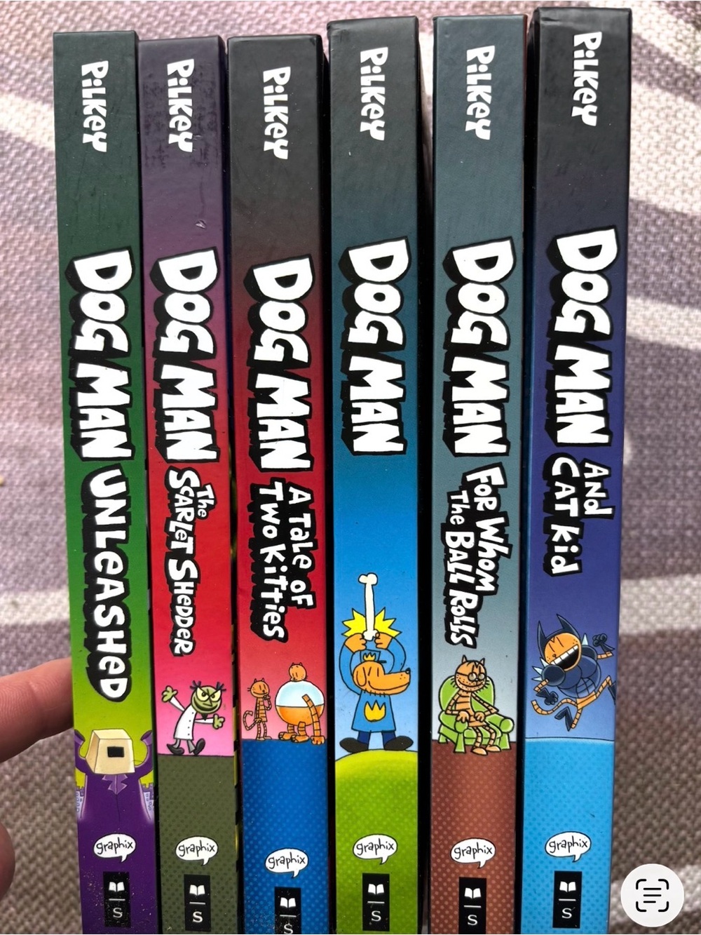 Dog Man Hardcover Book Lot (6 Books) 
Dav Pilkey Graphic Novels